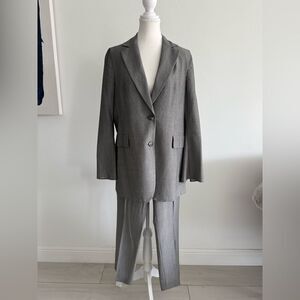 AKRIS Classic Gray striped Women’s Suit
